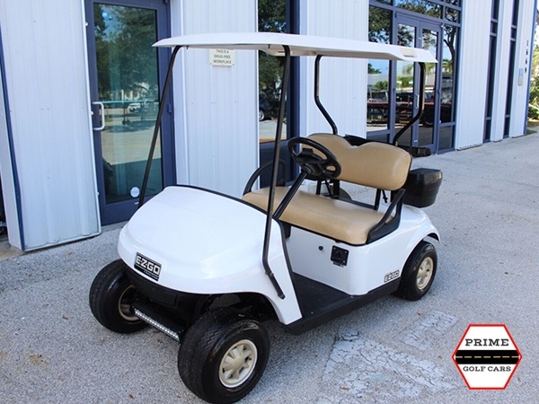 White EZGO 2 Passenger Golf Cart affordable golf cart rental, golf cart rent doral