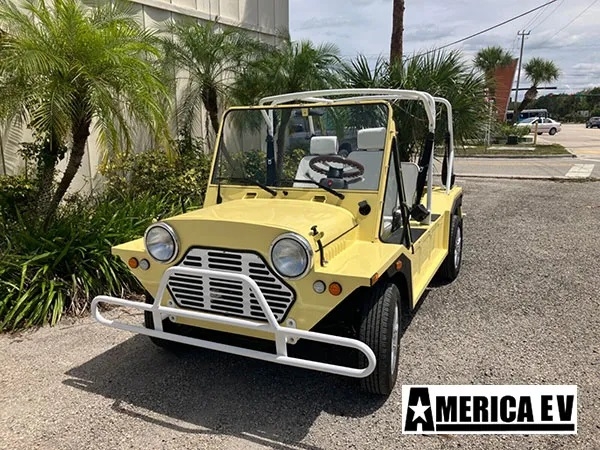 Yellow Mokee 4 Passenger Golf Cart affordable golf cart rental, golf cart rent doral